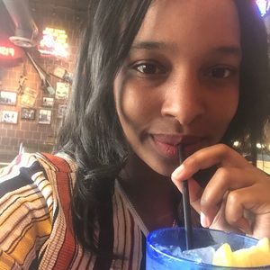 Meet your Posher, Kayla